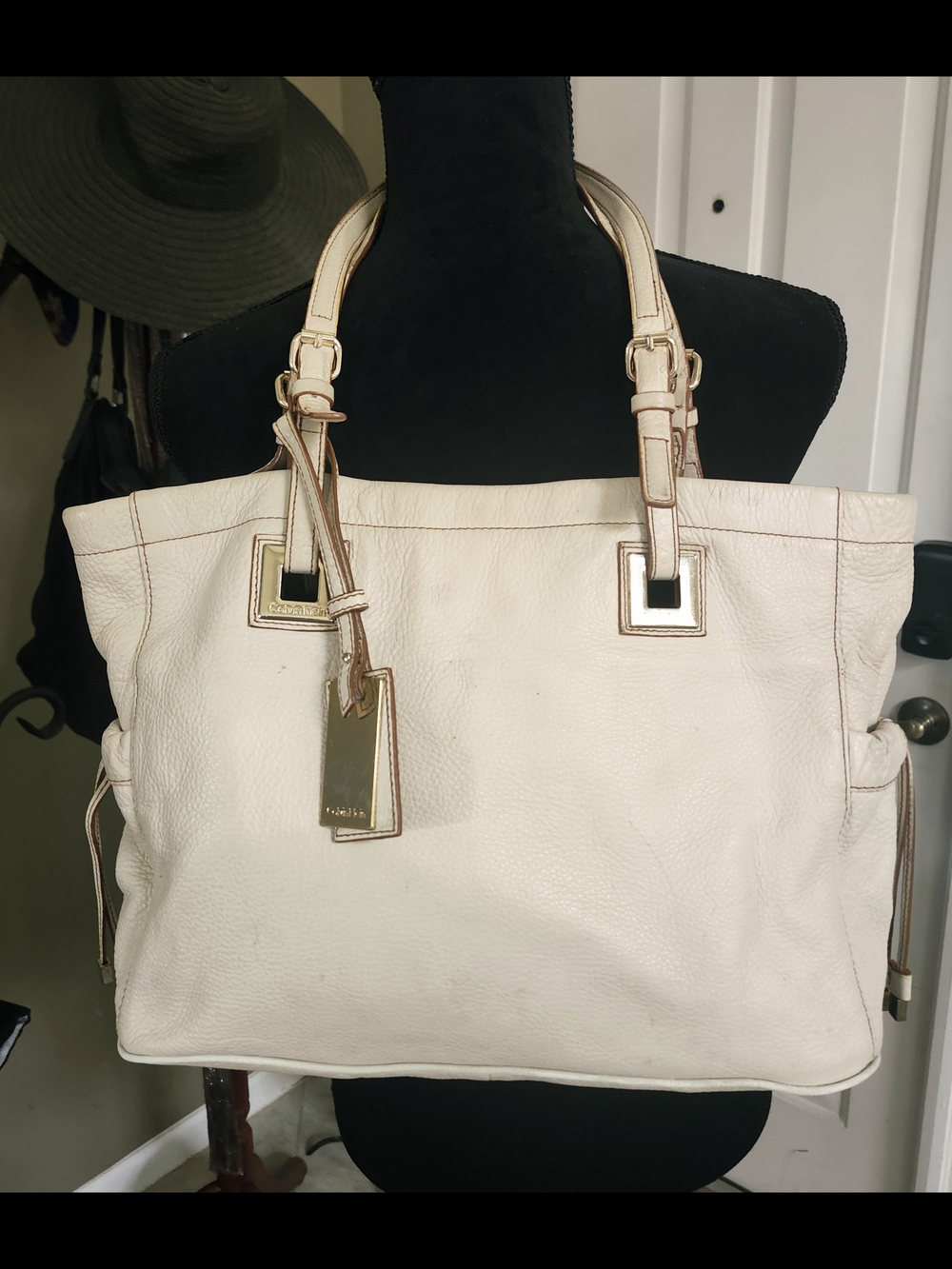 ‼️Celvin KLEIN Cream Pebbled All Leather Tote with Gold Hardware
